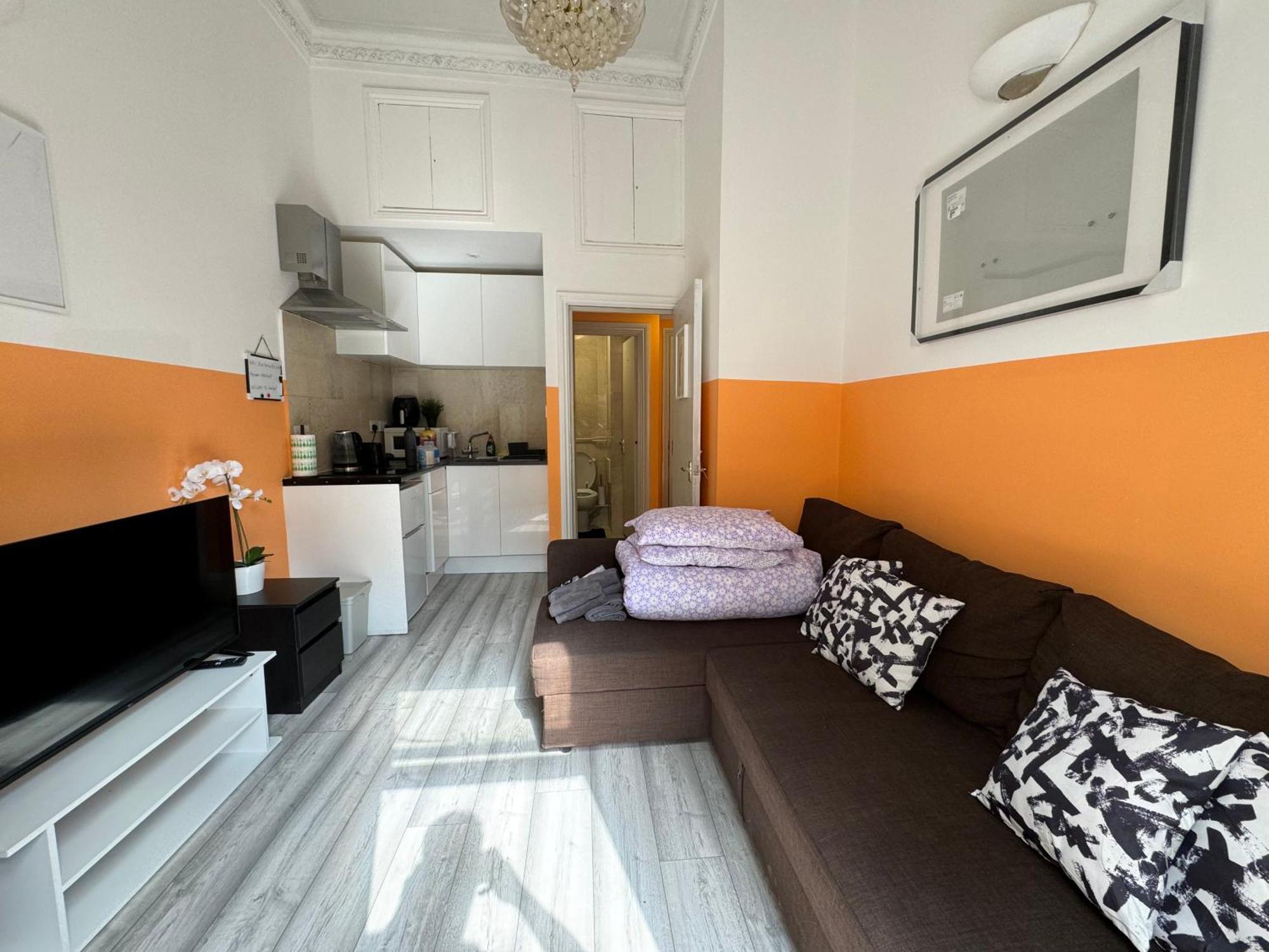 Central, Compact And Fashion Flat For 4 People With Breakfast In Kensington Zone 1 Londra Esterno foto