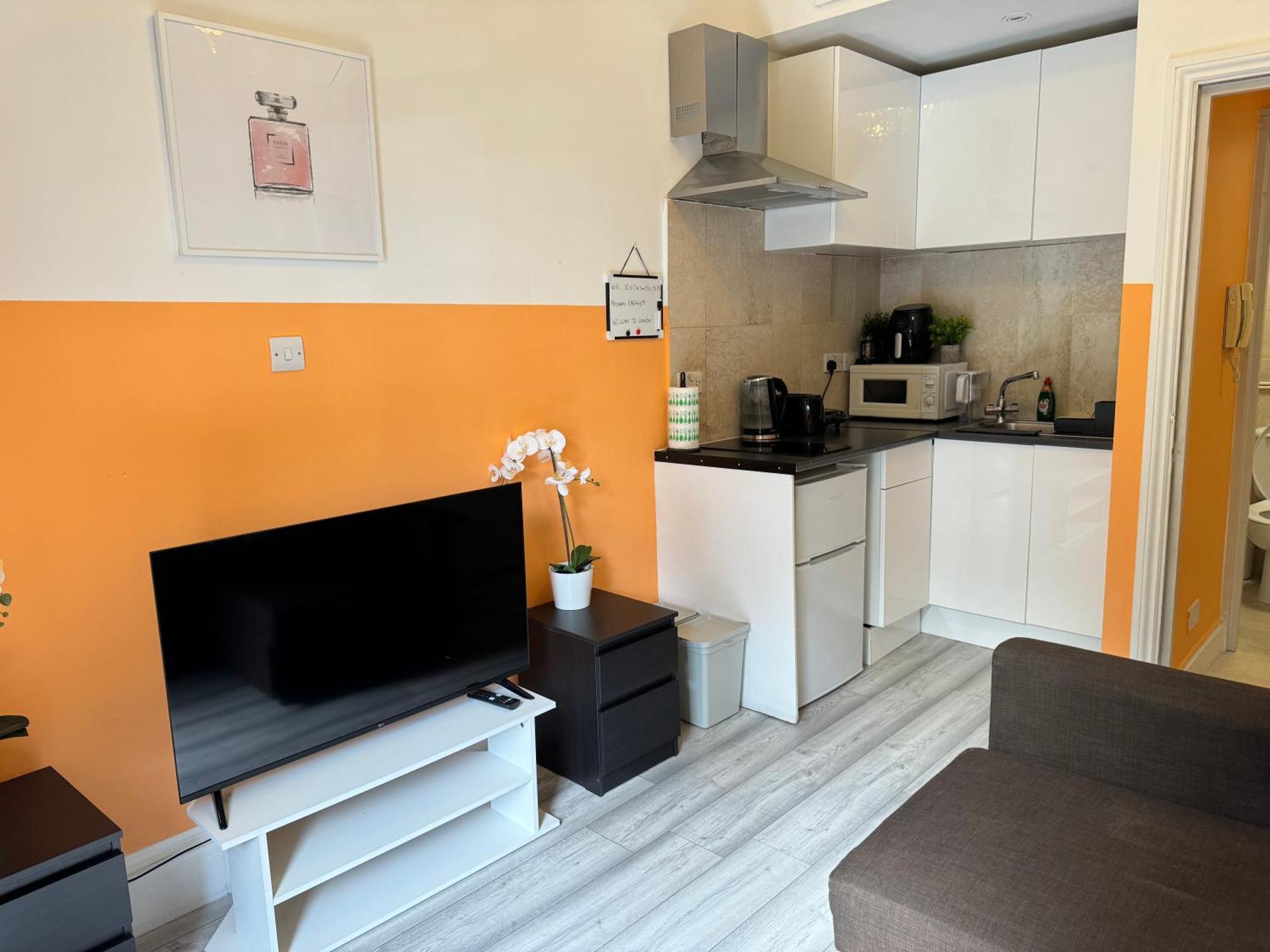 Central, Compact And Fashion Flat For 4 People With Breakfast In Kensington Zone 1 Londra Esterno foto