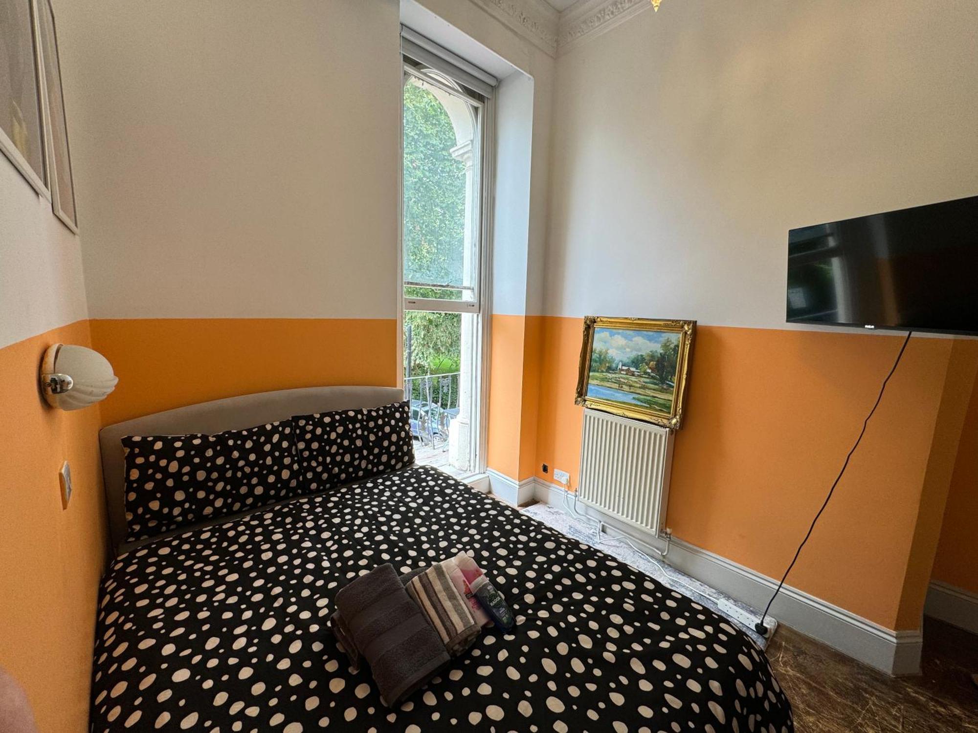 Central, Compact And Fashion Flat For 4 People With Breakfast In Kensington Zone 1 Londra Esterno foto