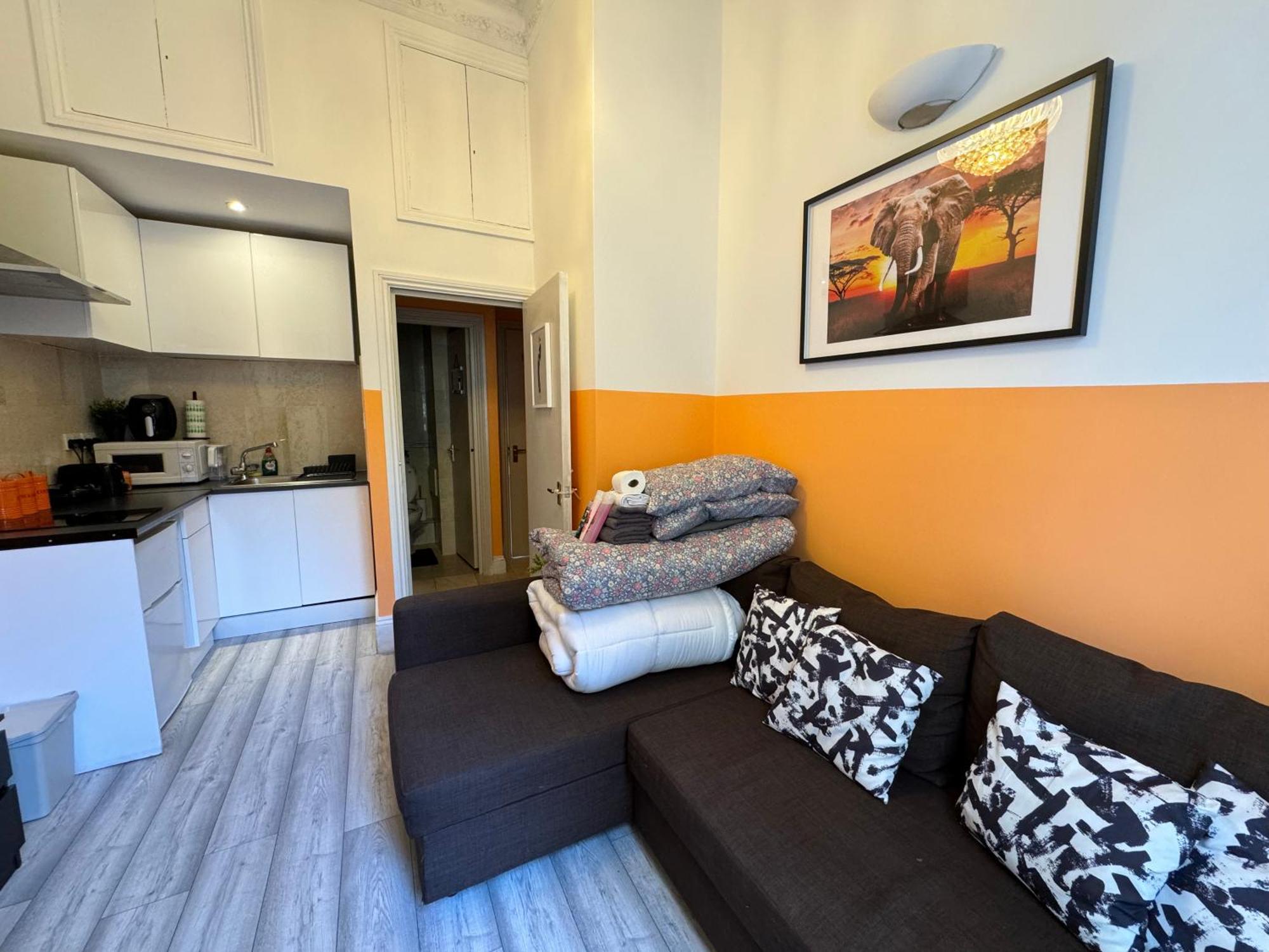 Central, Compact And Fashion Flat For 4 People With Breakfast In Kensington Zone 1 Londra Esterno foto